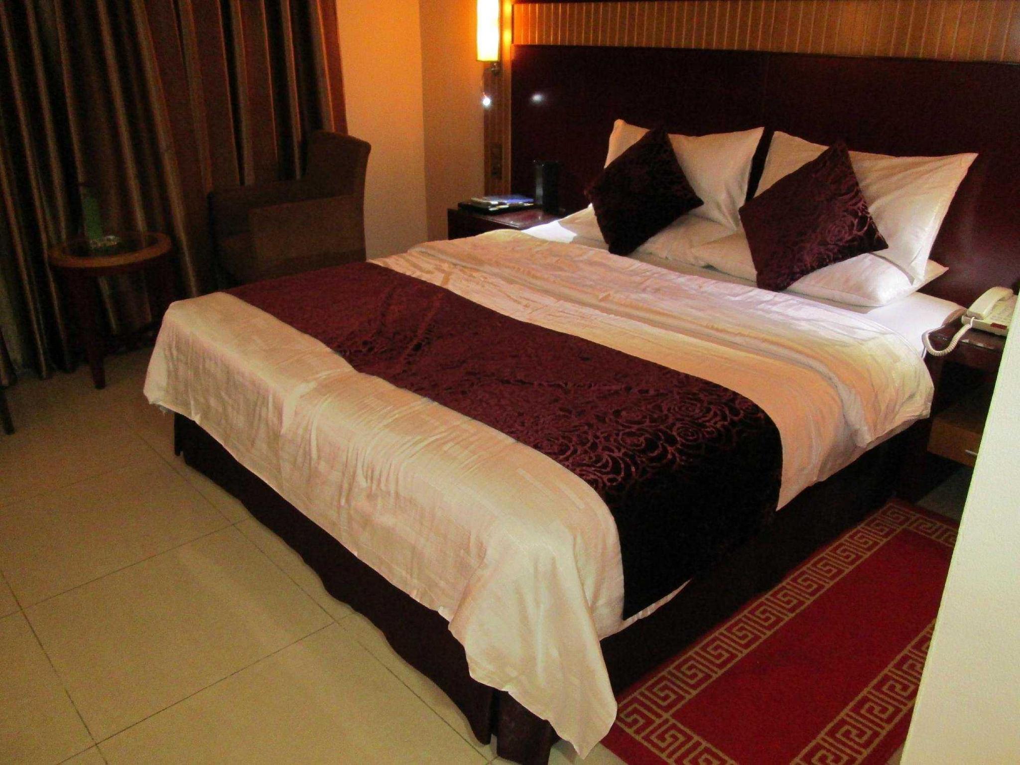 Phoenix Hotel