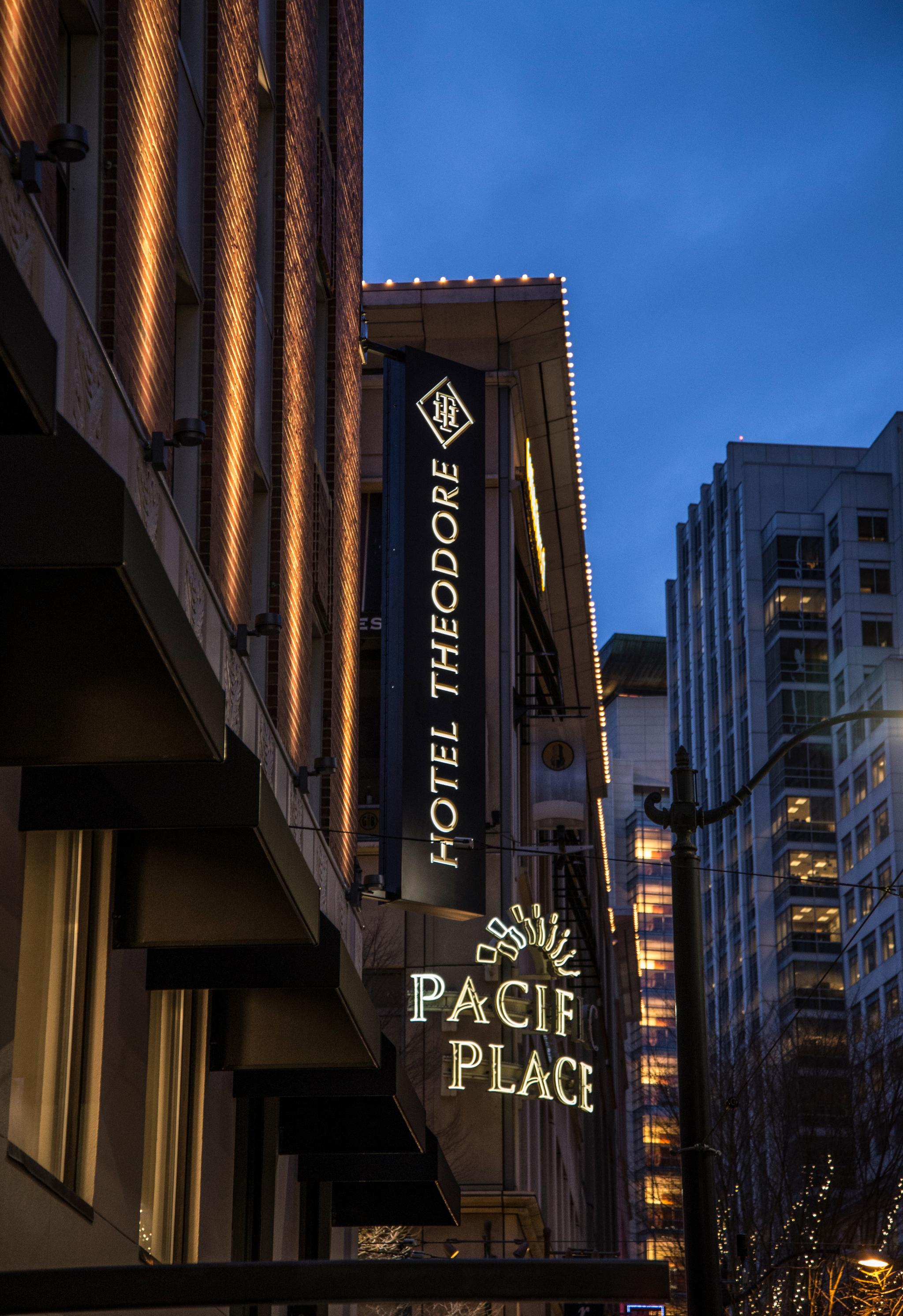 Hotel Theodore Seattle lobby