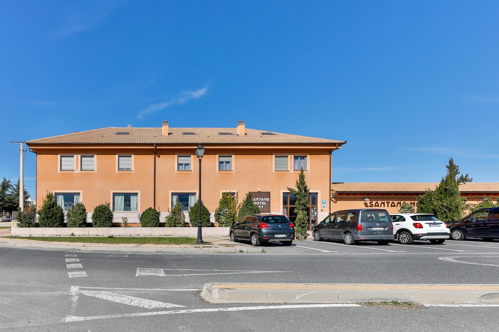 OYO Santana Hotel Restaurante en Sierra de Guadarrama