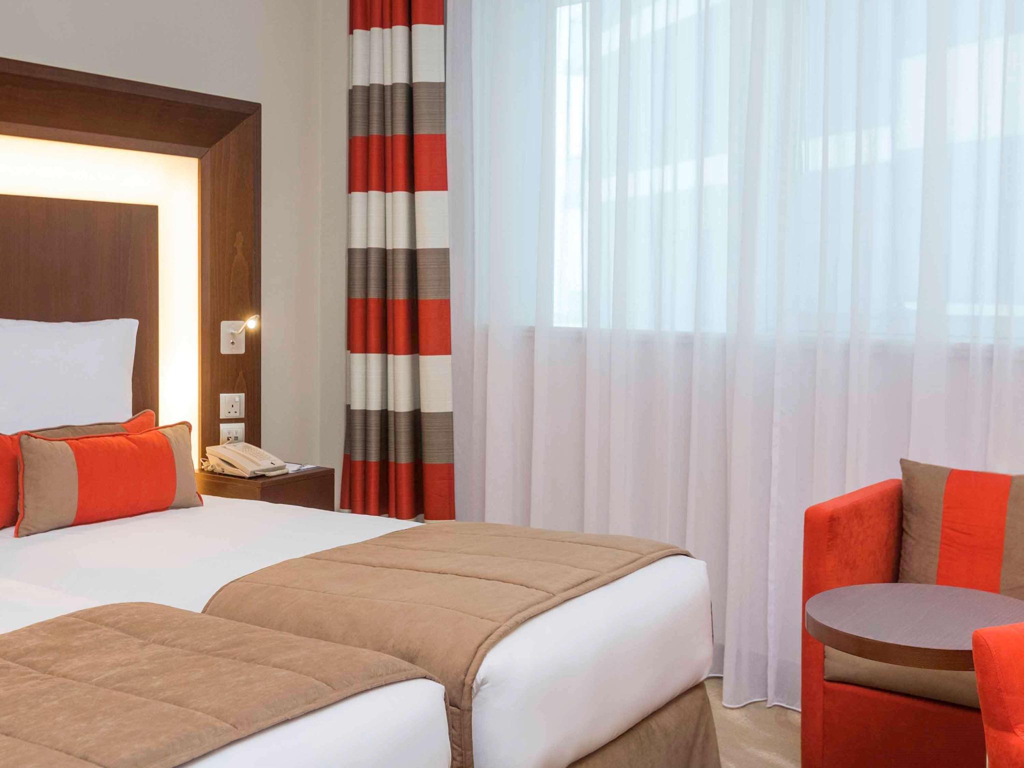 hotel-thumb