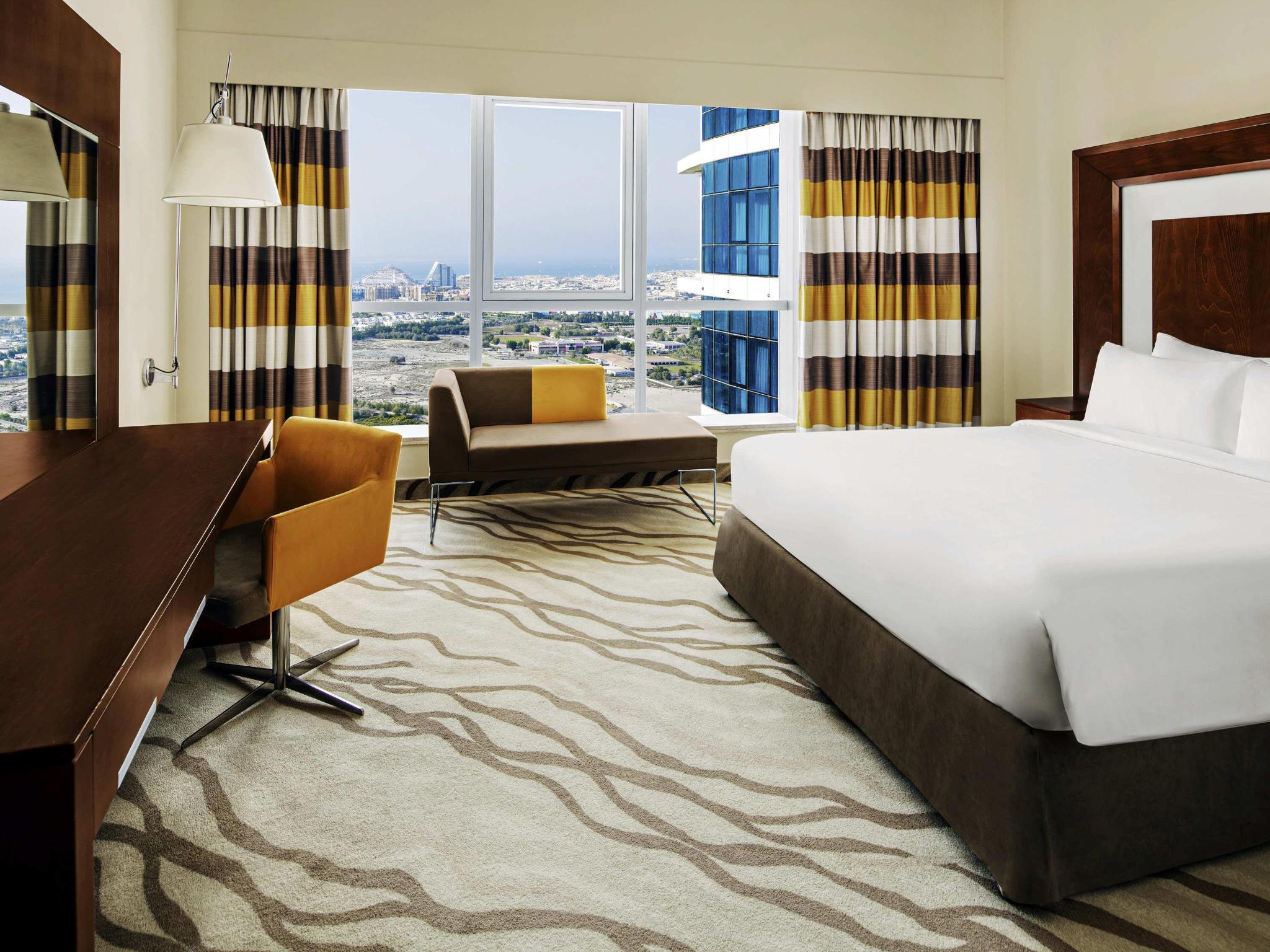 hotel-thumb