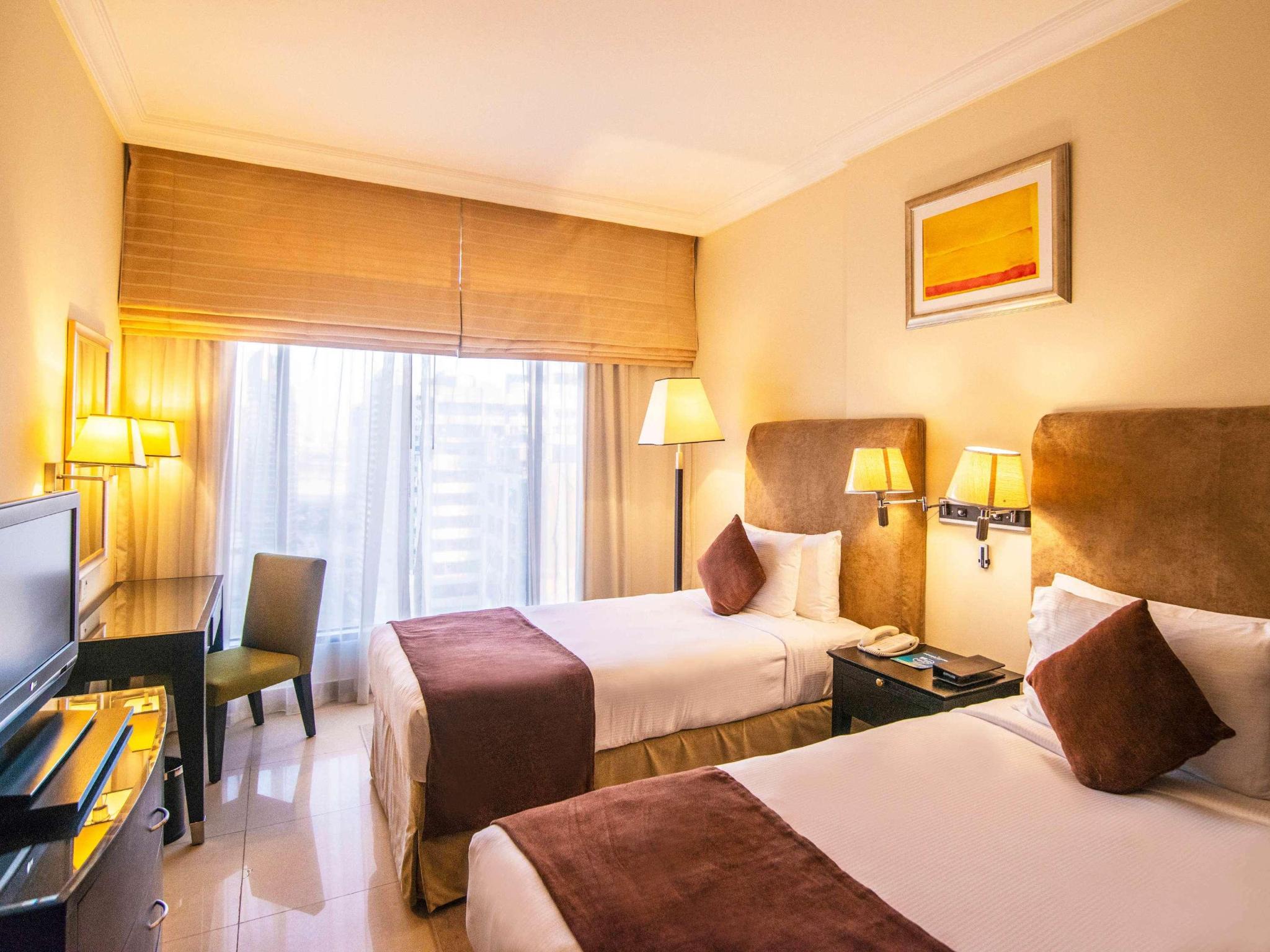 hotel-thumb