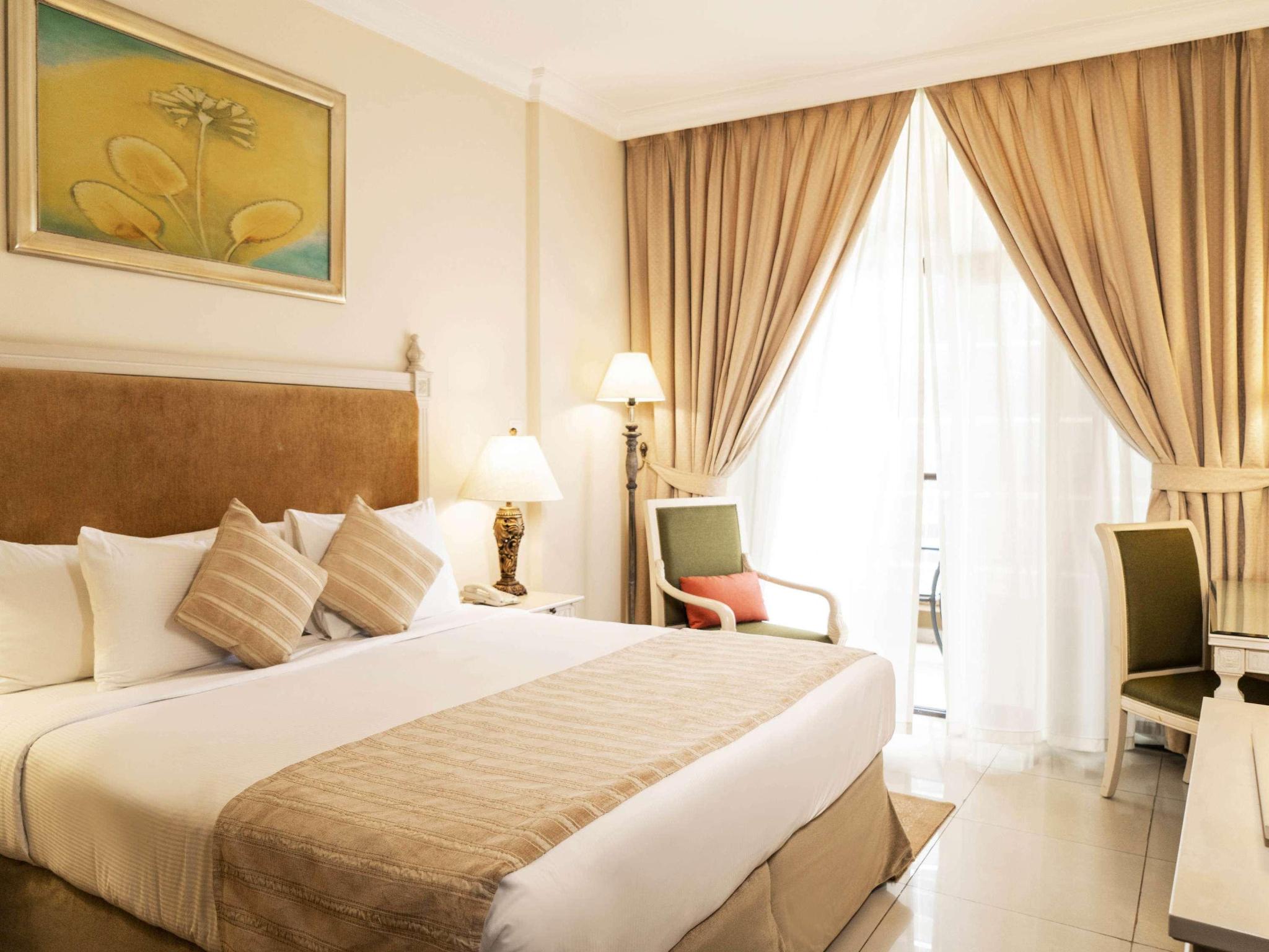 hotel-thumb
