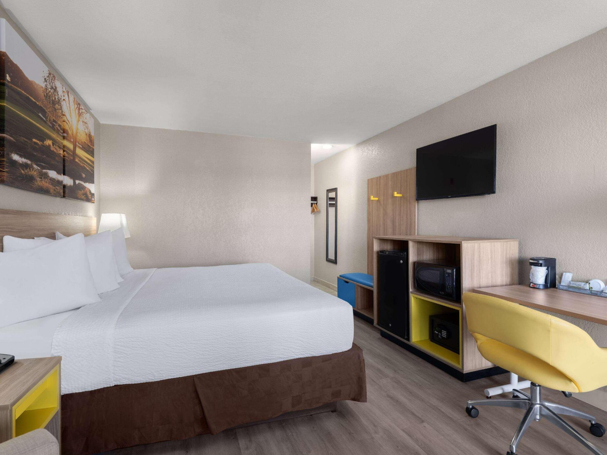 hotel-thumb