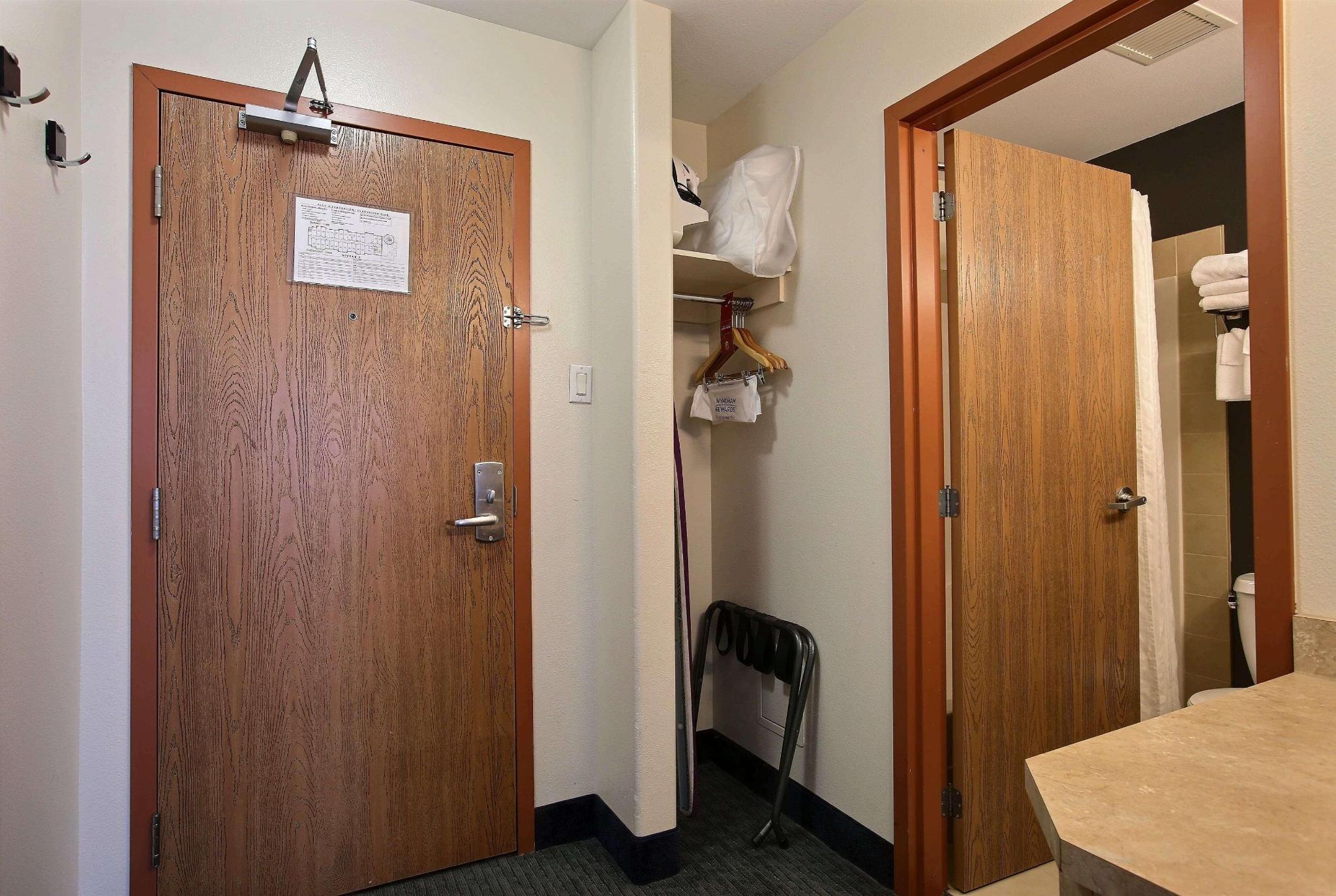 hotel-thumb