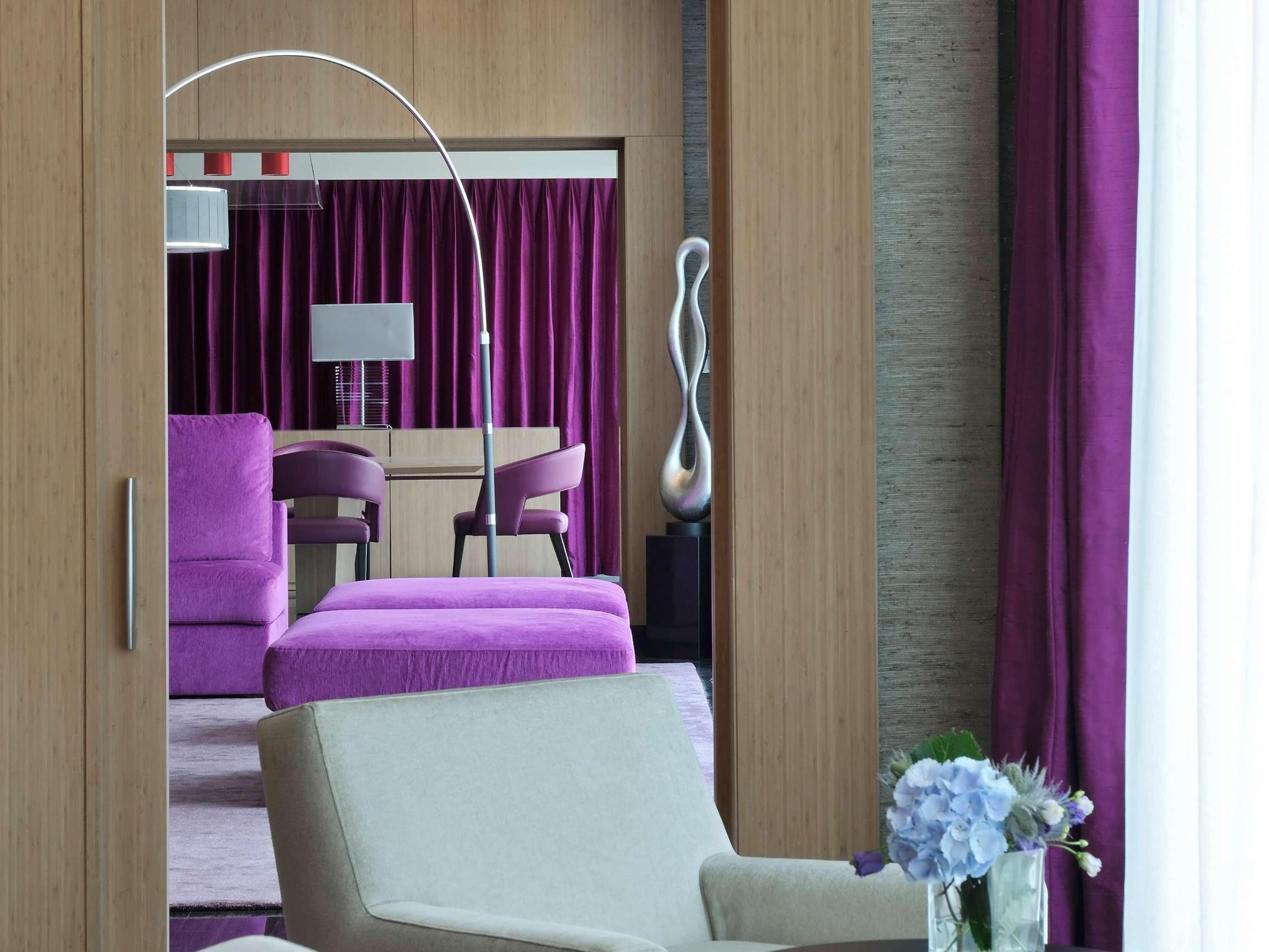hotel-thumb