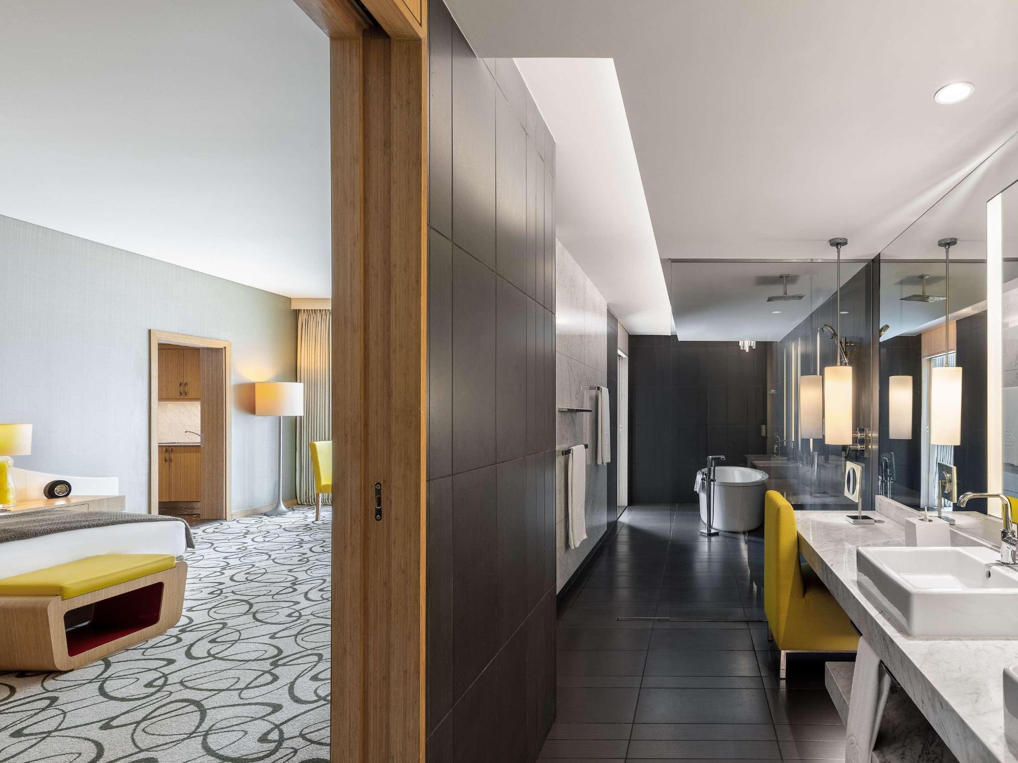 hotel-thumb