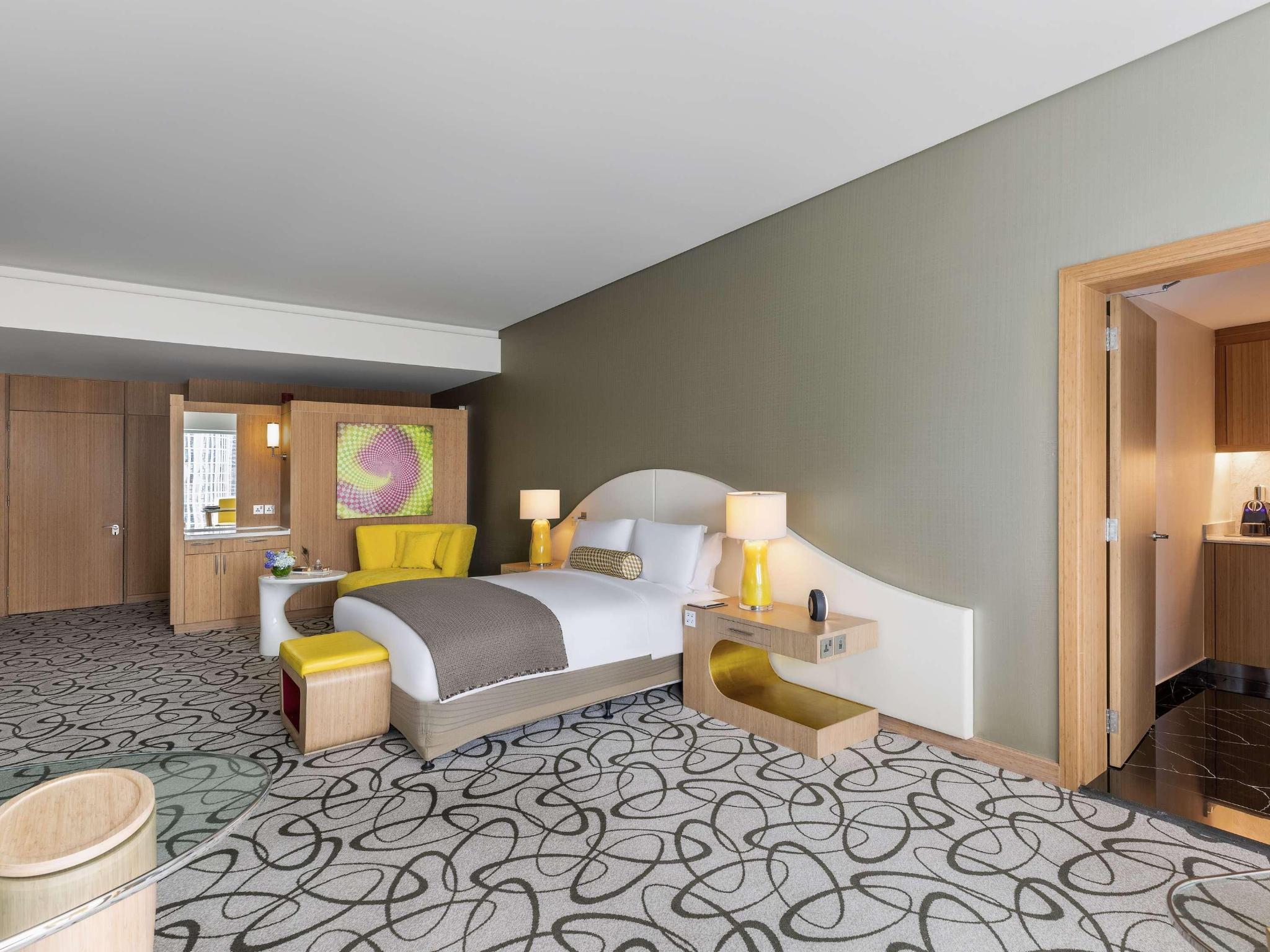 hotel-thumb