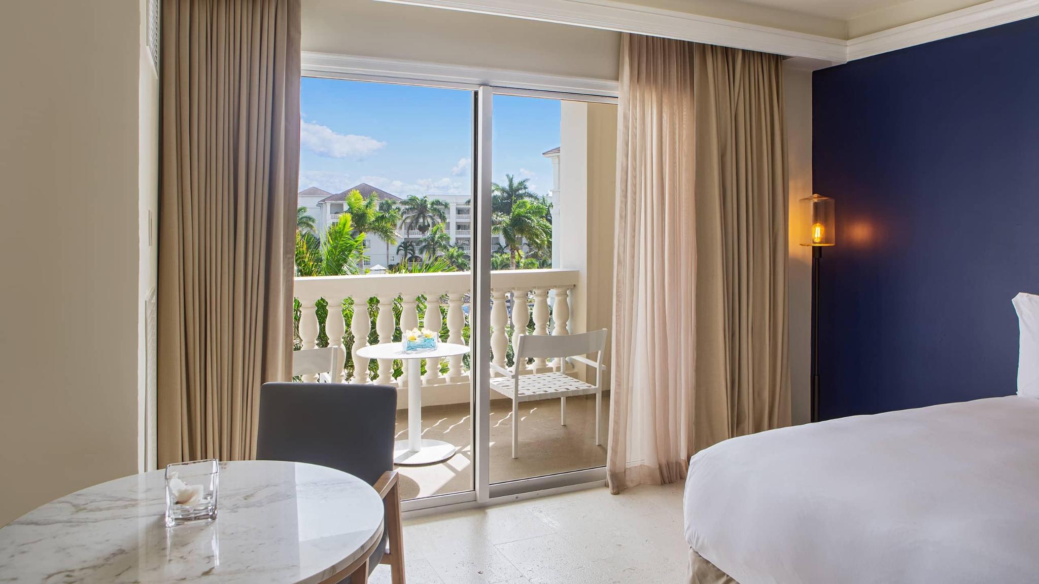 hotel-thumb