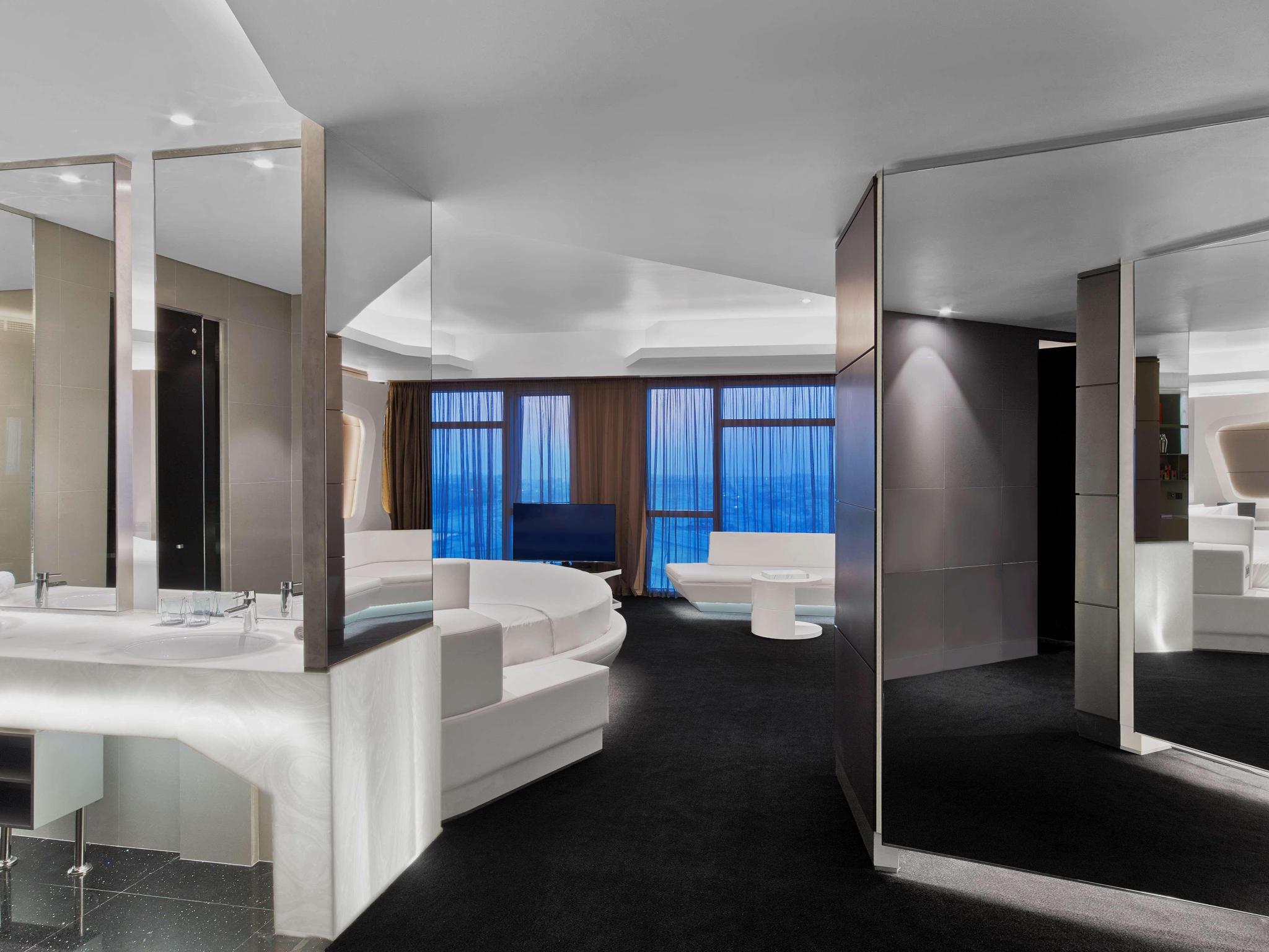 hotel-thumb