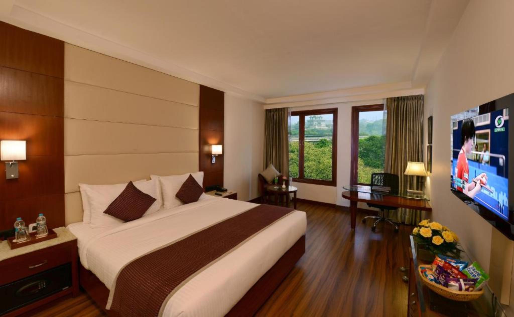 CLUB, DOUBLE BED
