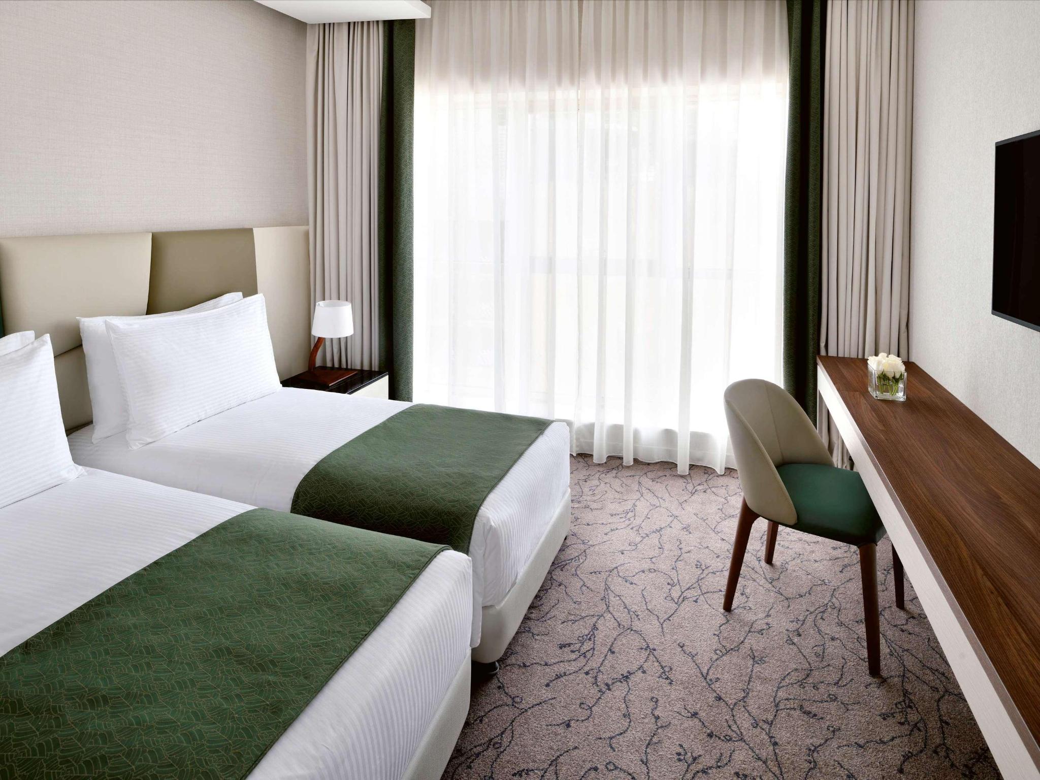 hotel-thumb