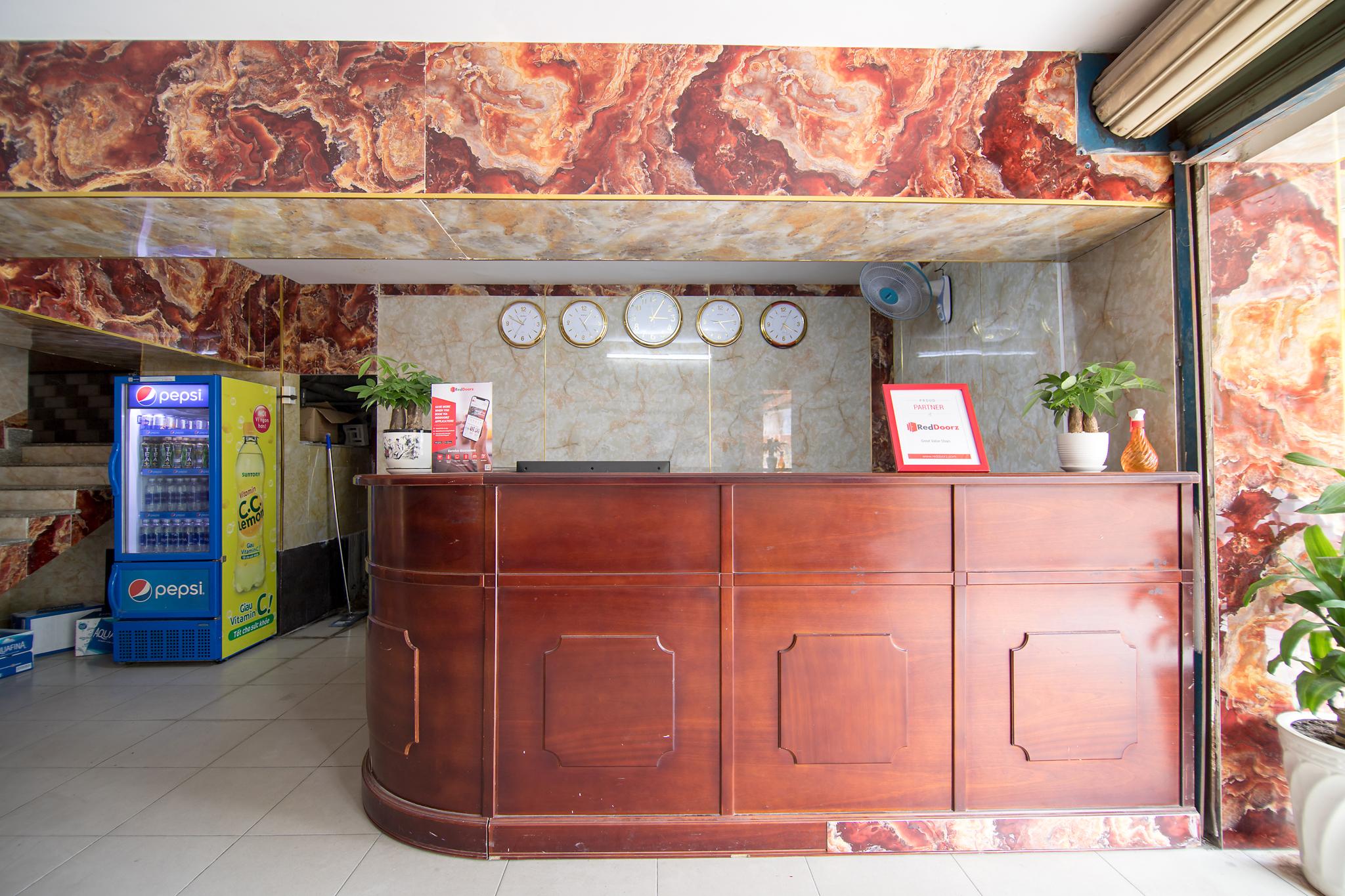 RedDoorz Plus near Mien Tay Bus Station 2