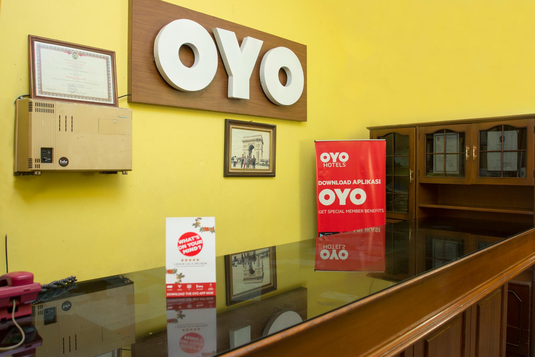 OYO 392 Hotel Mawar Saron