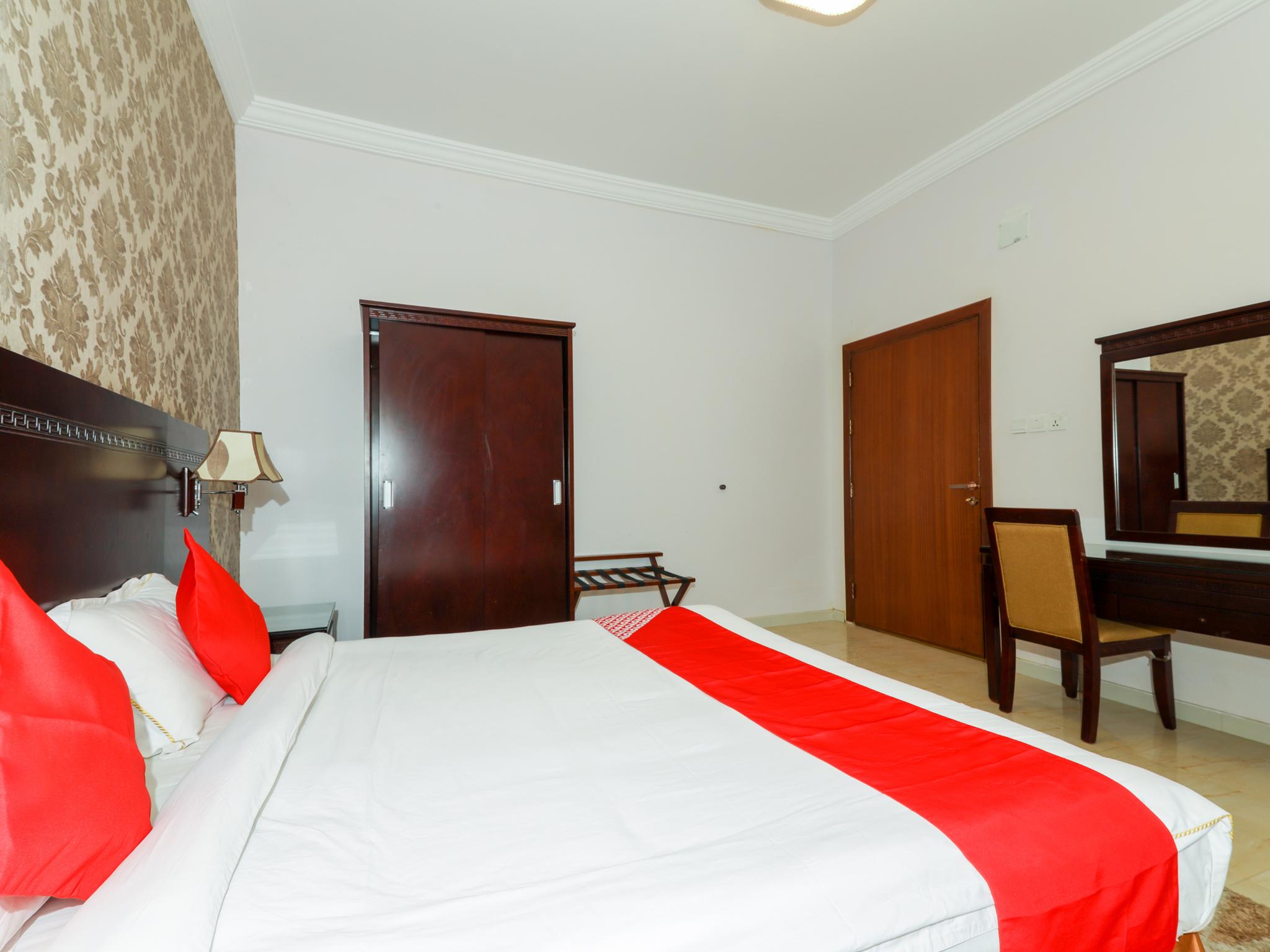 OYO 163 Al Sadarh Furnished Units