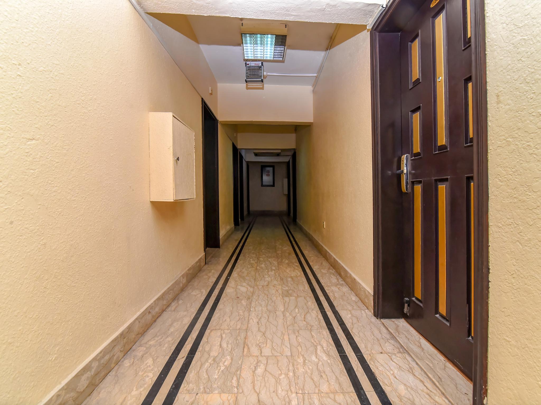 OYO 154 Blue Diamond Hotel