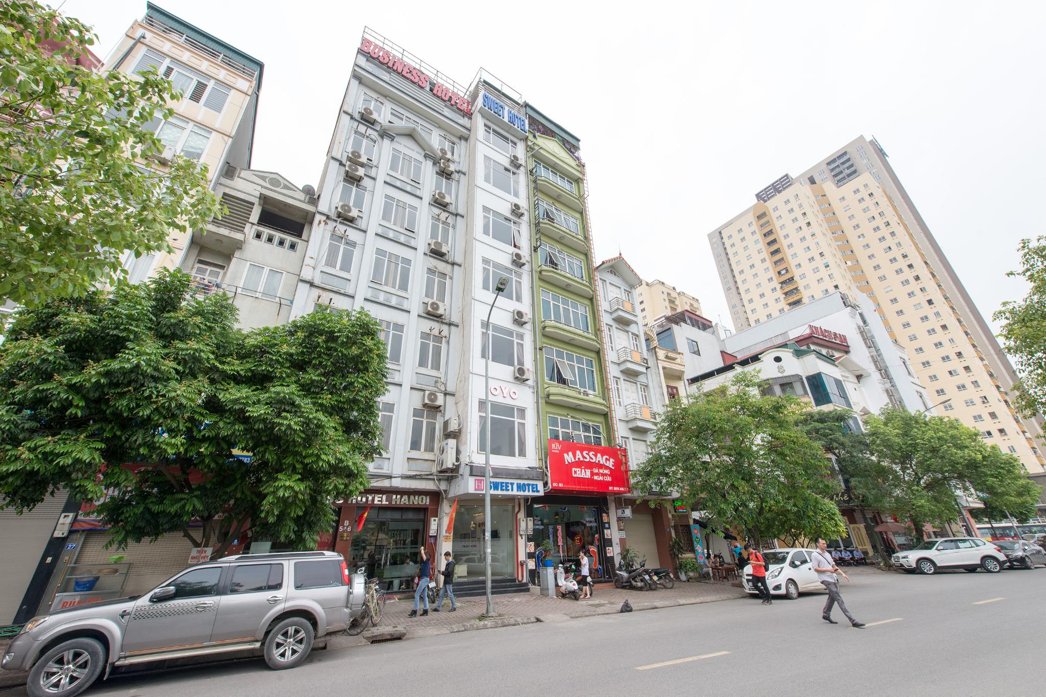 OYO 196 Sweet Hotel