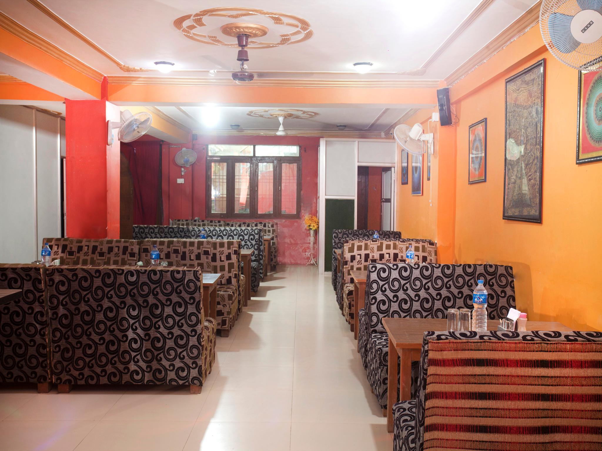 OYO 314 Hotel Holy Palace