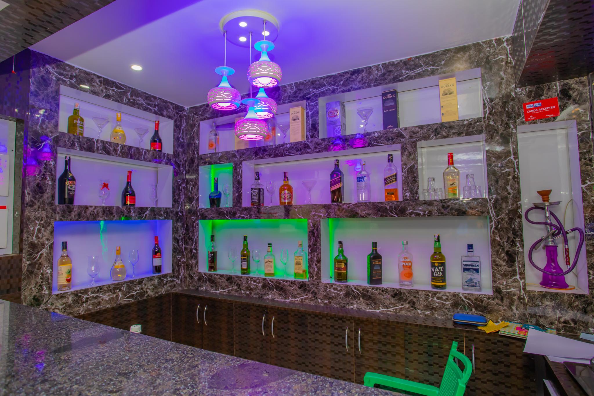 OYO 353 The Green Palace Hotel