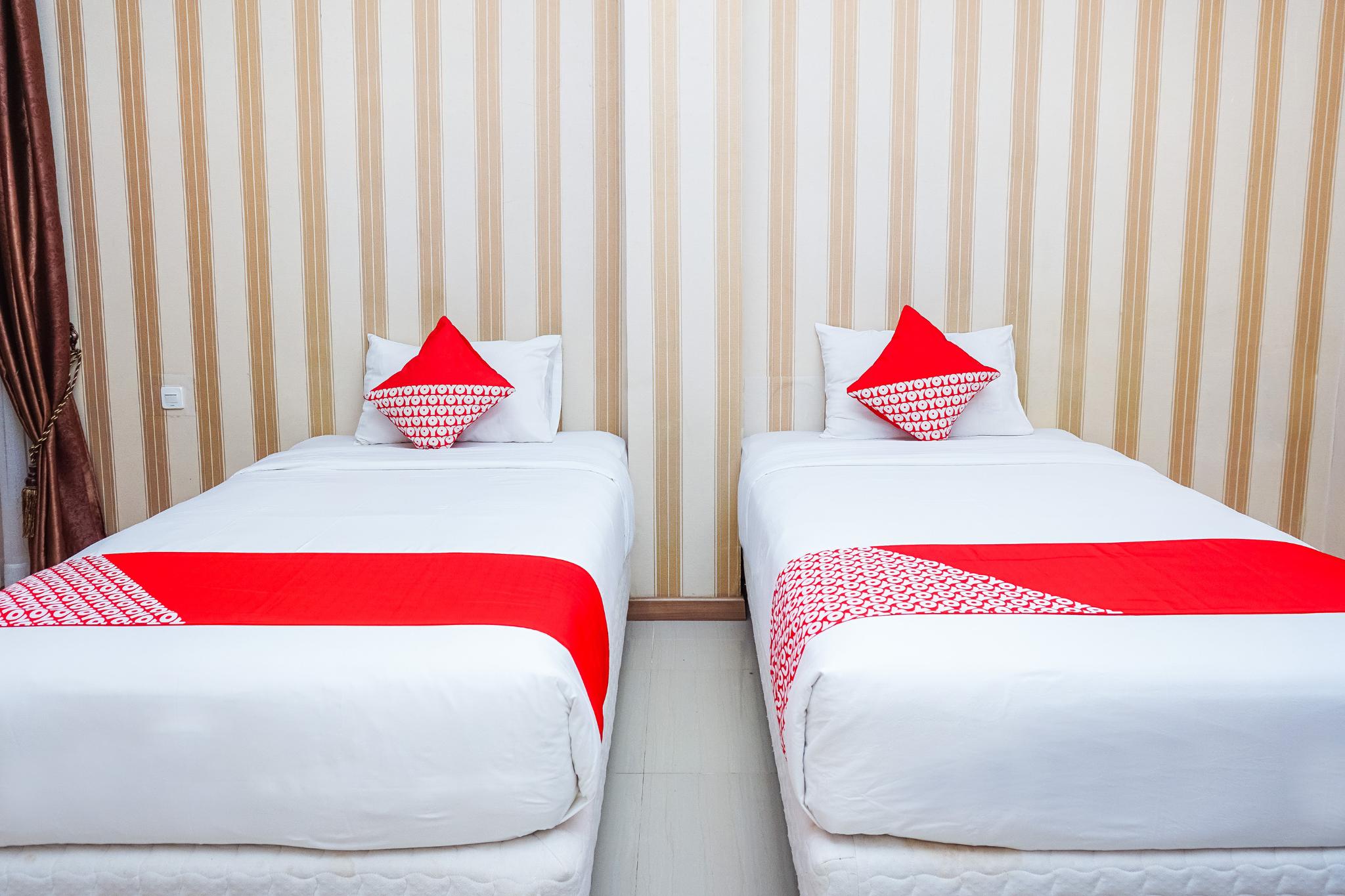 OYO 489 Hotel Triza