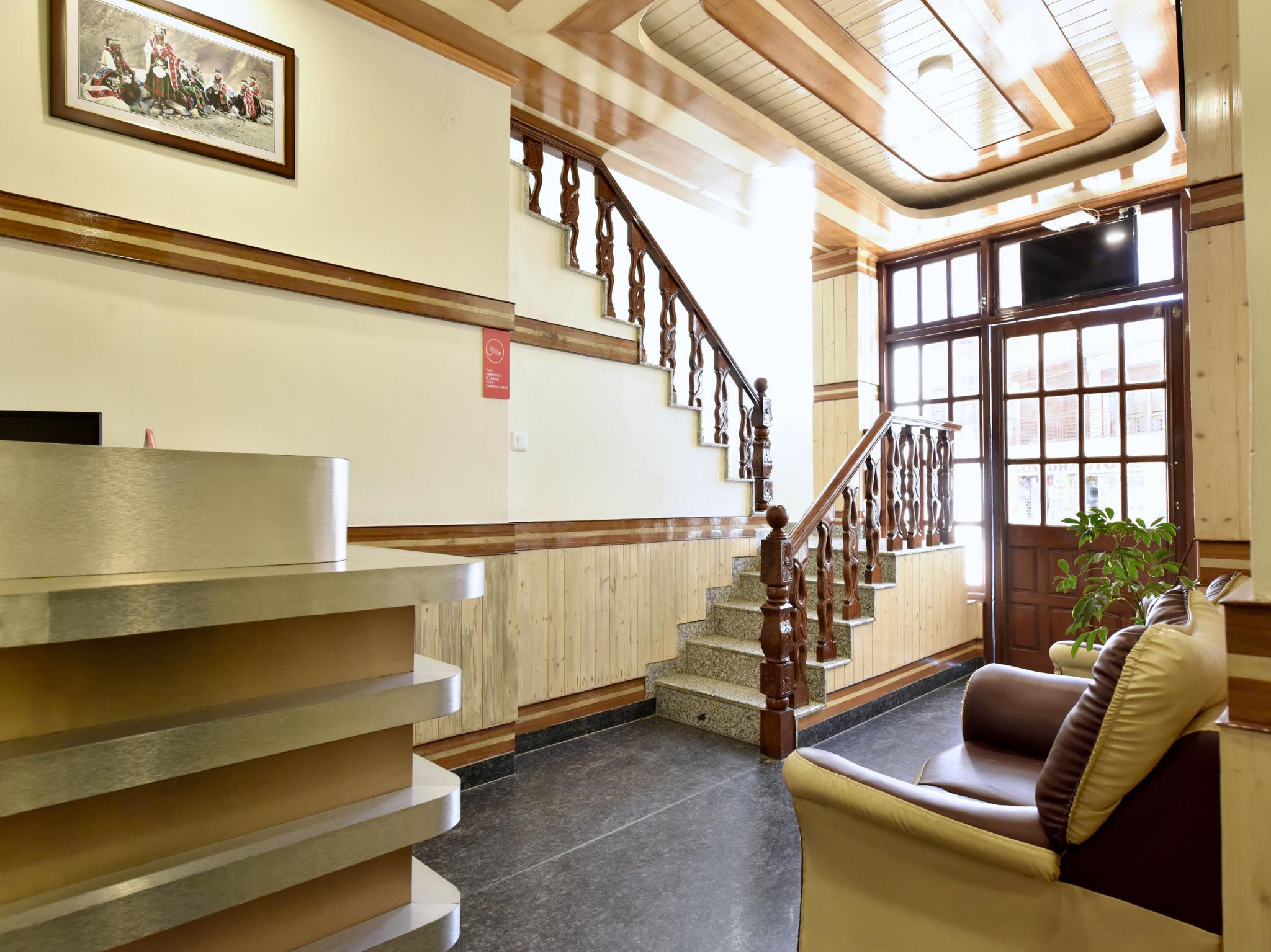 Flagship 8421 Hotel Seven Hills