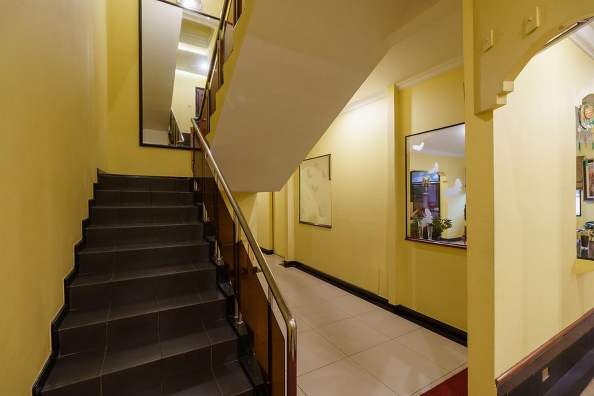 RedDoorz Plus near Ancol