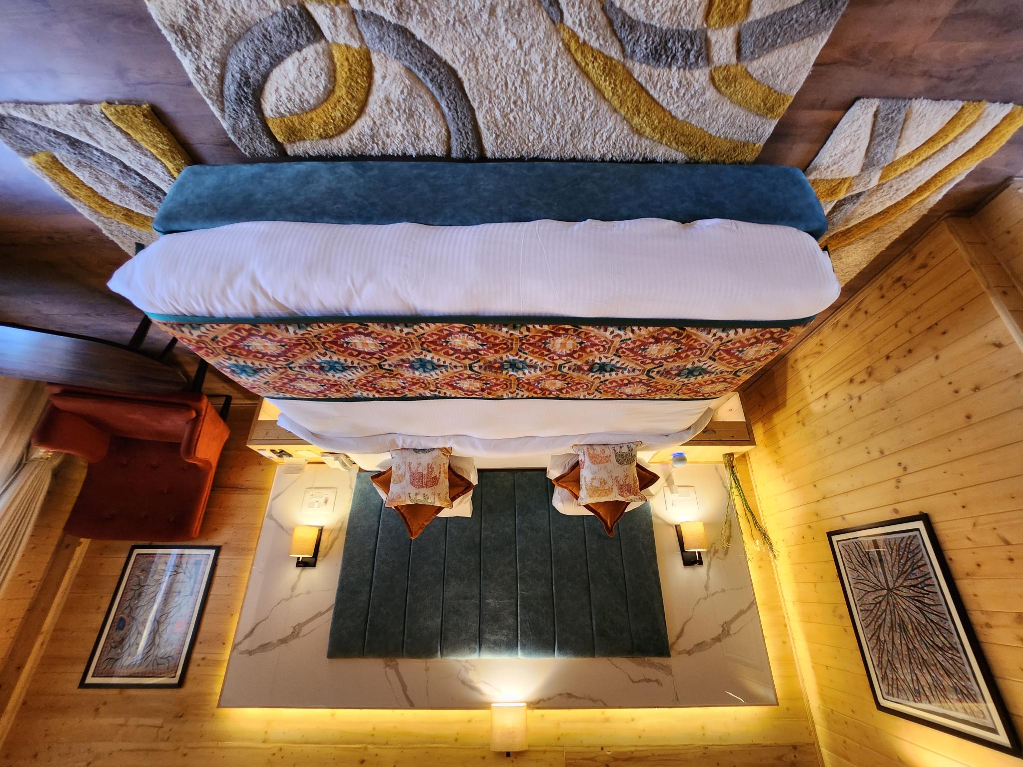 Luxury Sajjan Chalet with Private Pool - Hi Tea and Adventure access