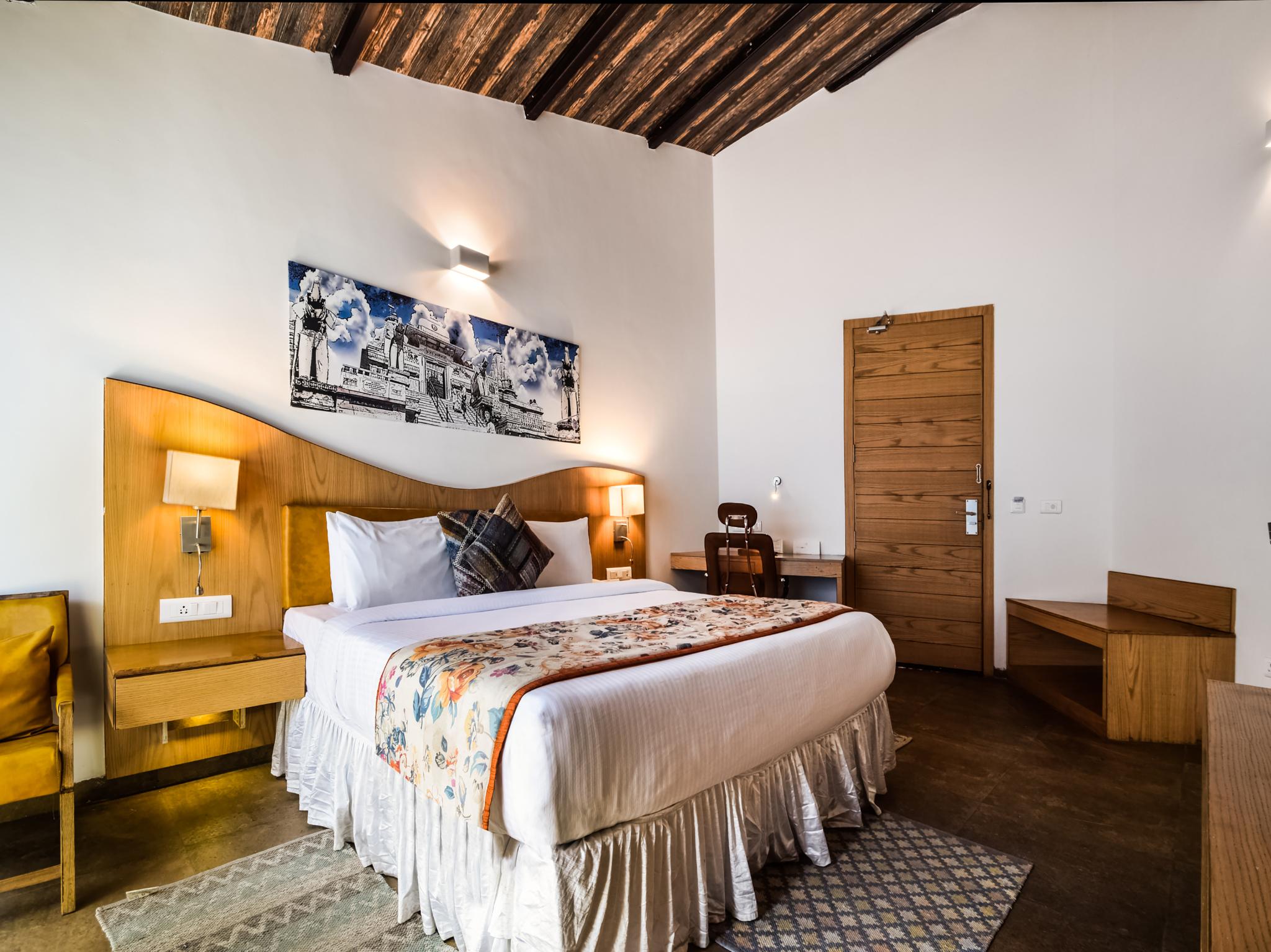 Patang Cottage (with Open to Sky Hot Tub)