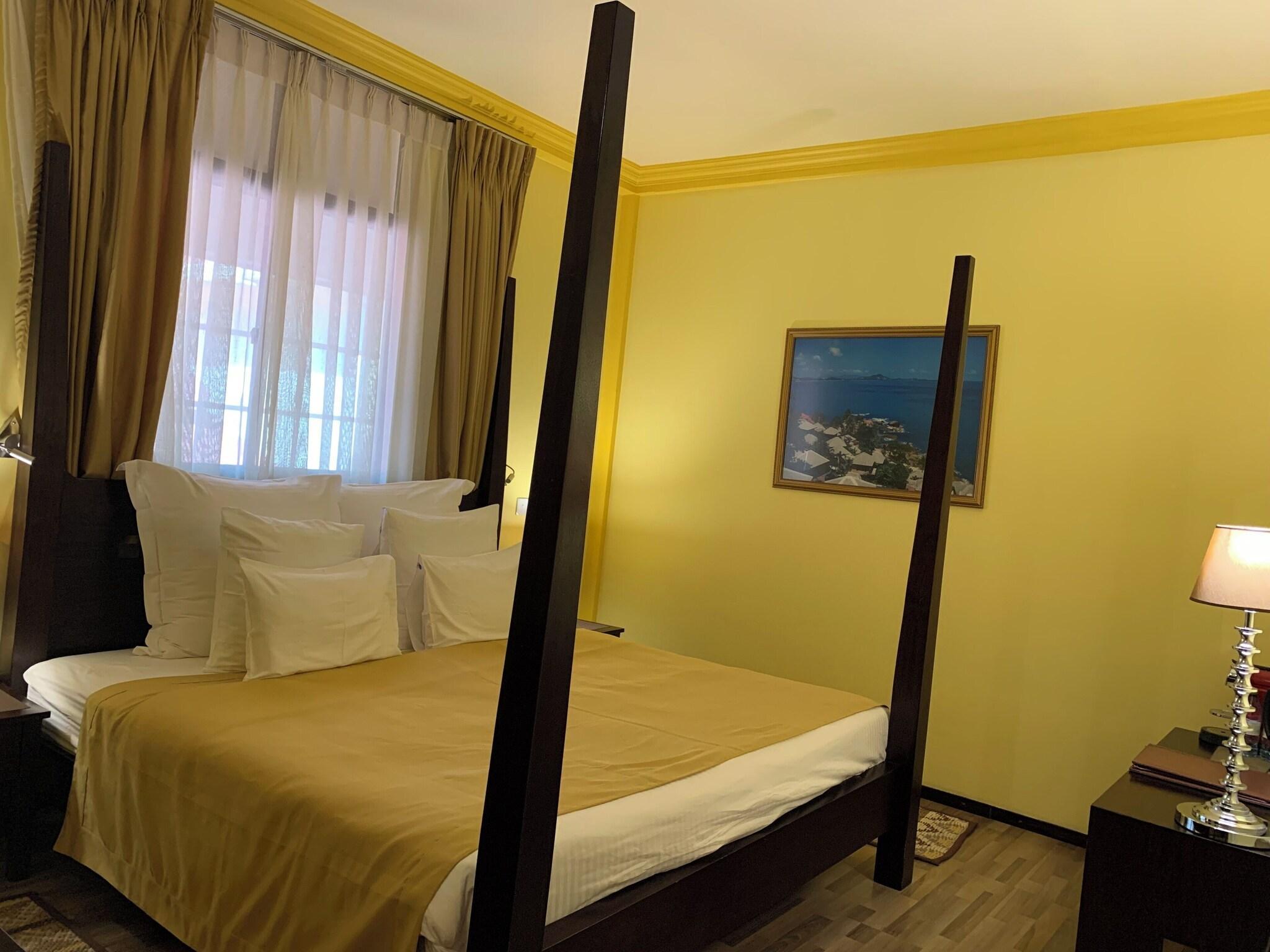 hotel-thumb