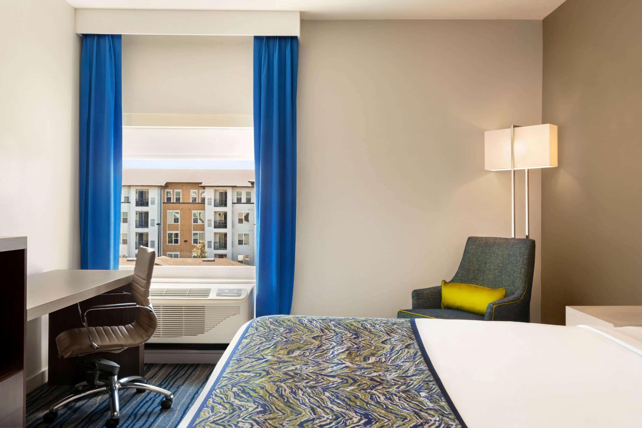 hotel-thumb