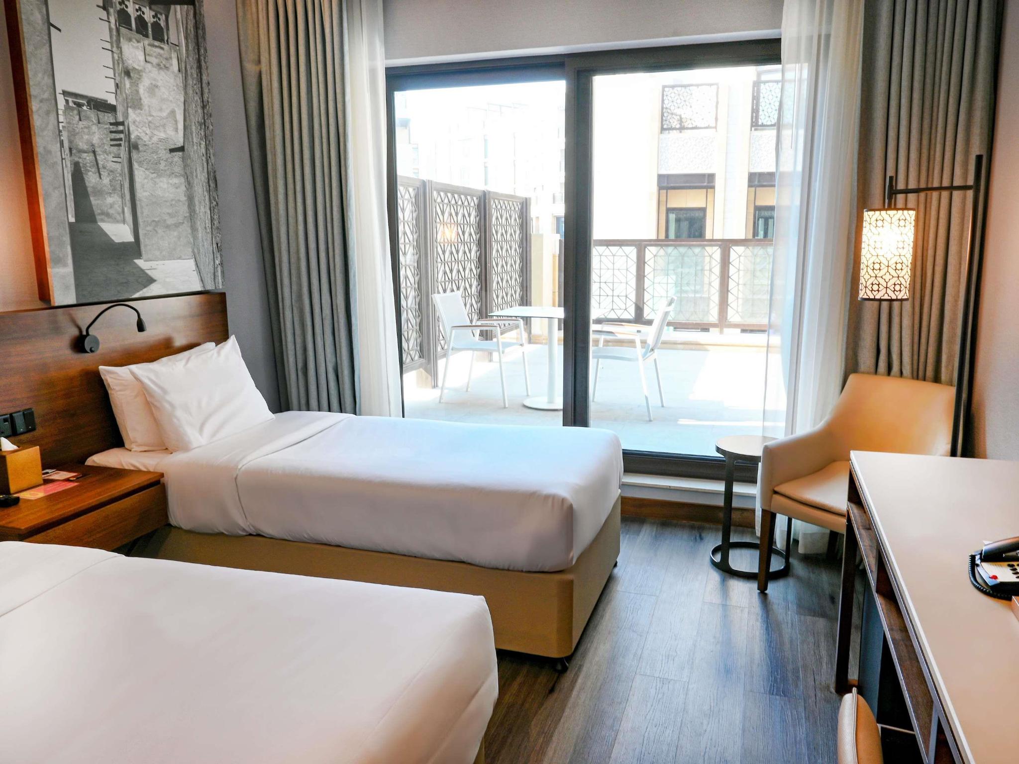 hotel-thumb