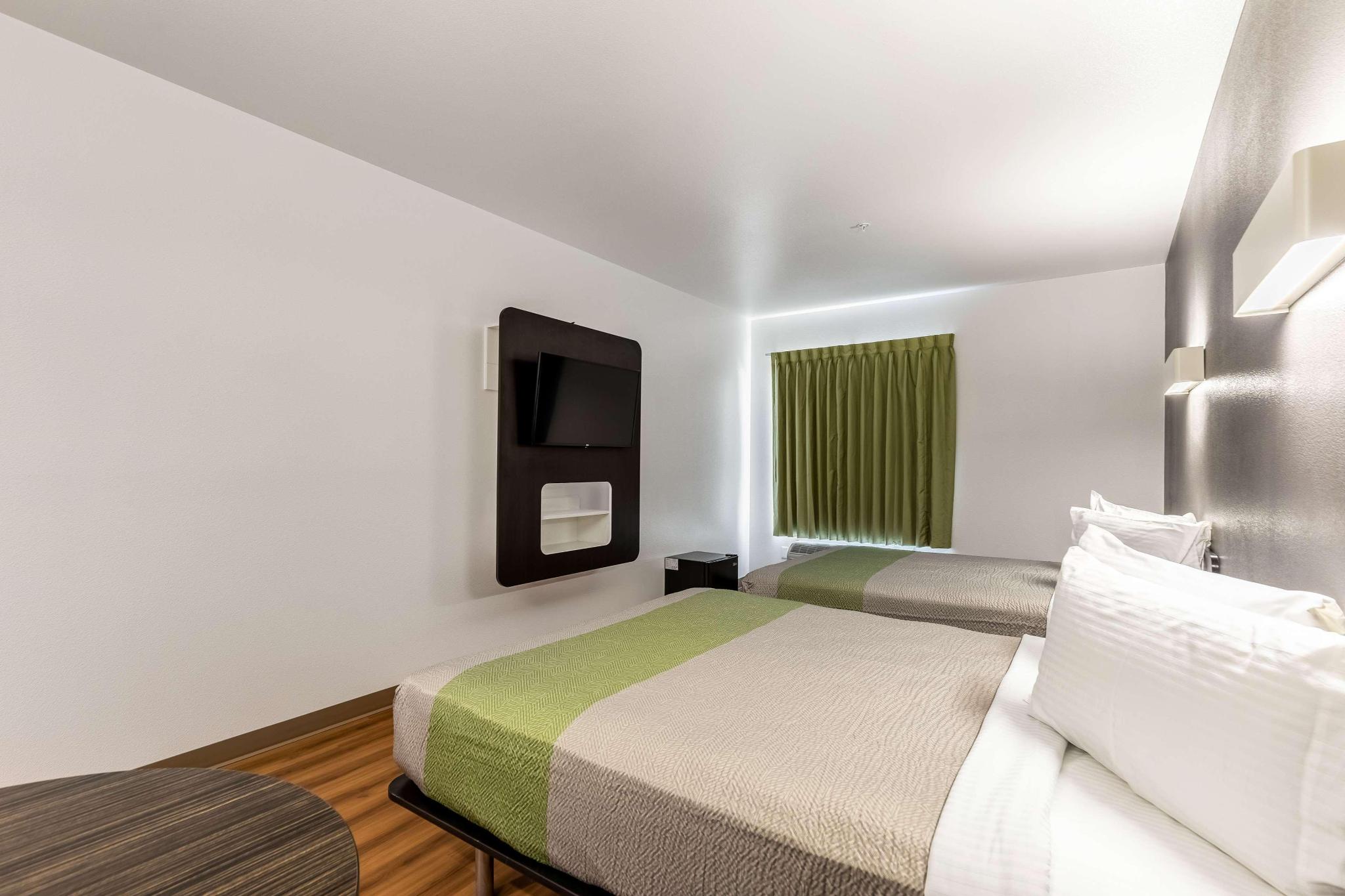 hotel-thumb
