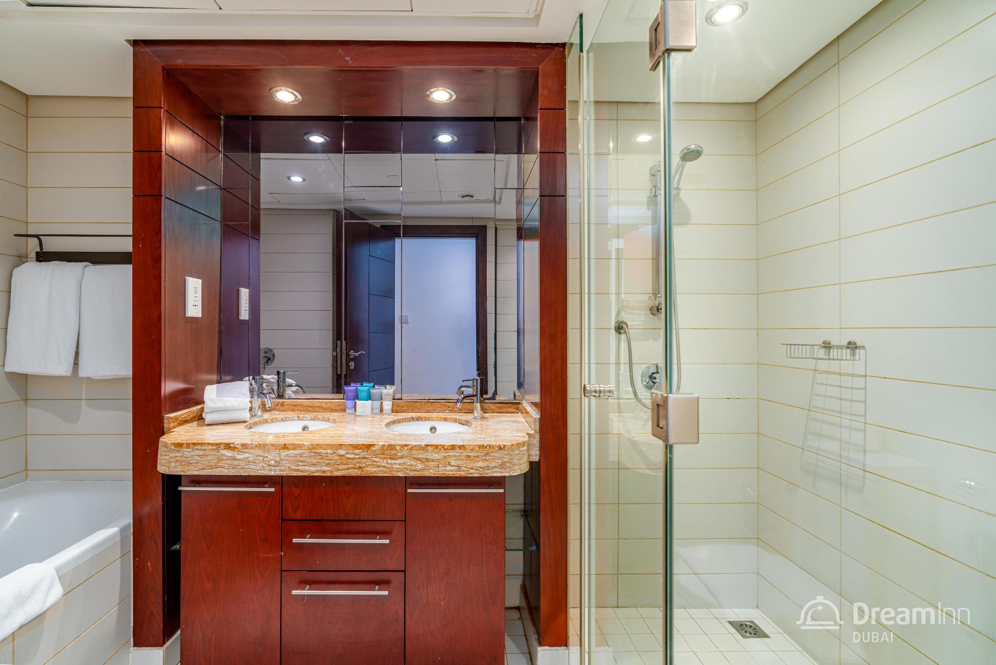 Dream Inn Dubai - Burj Views