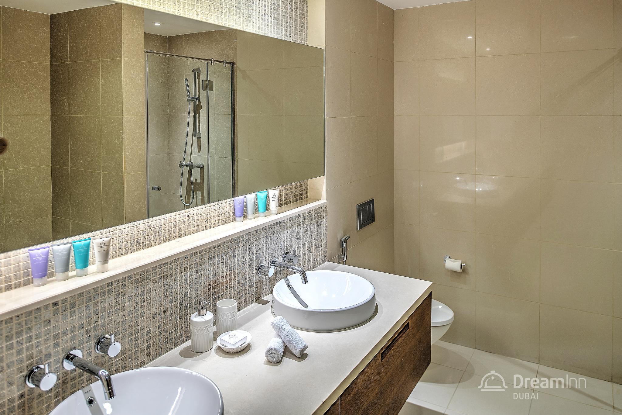 Dream Inn Dubai - Claren Downtown