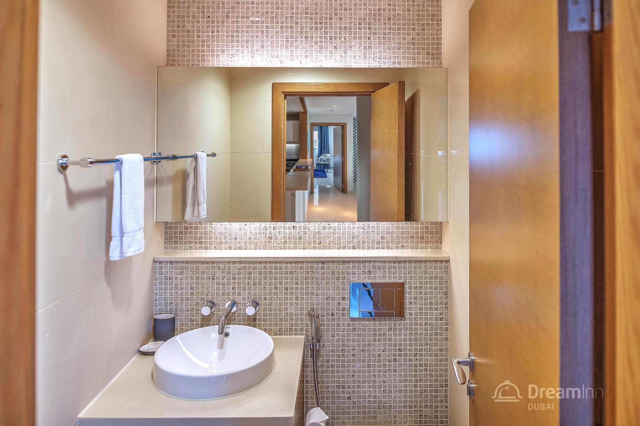 Dream Inn Dubai - Claren Downtown