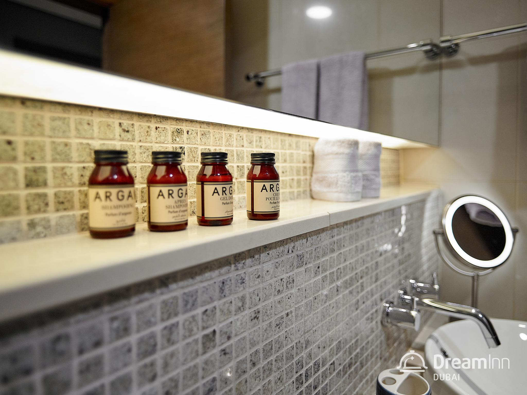 Dream Inn Dubai - Claren Downtown