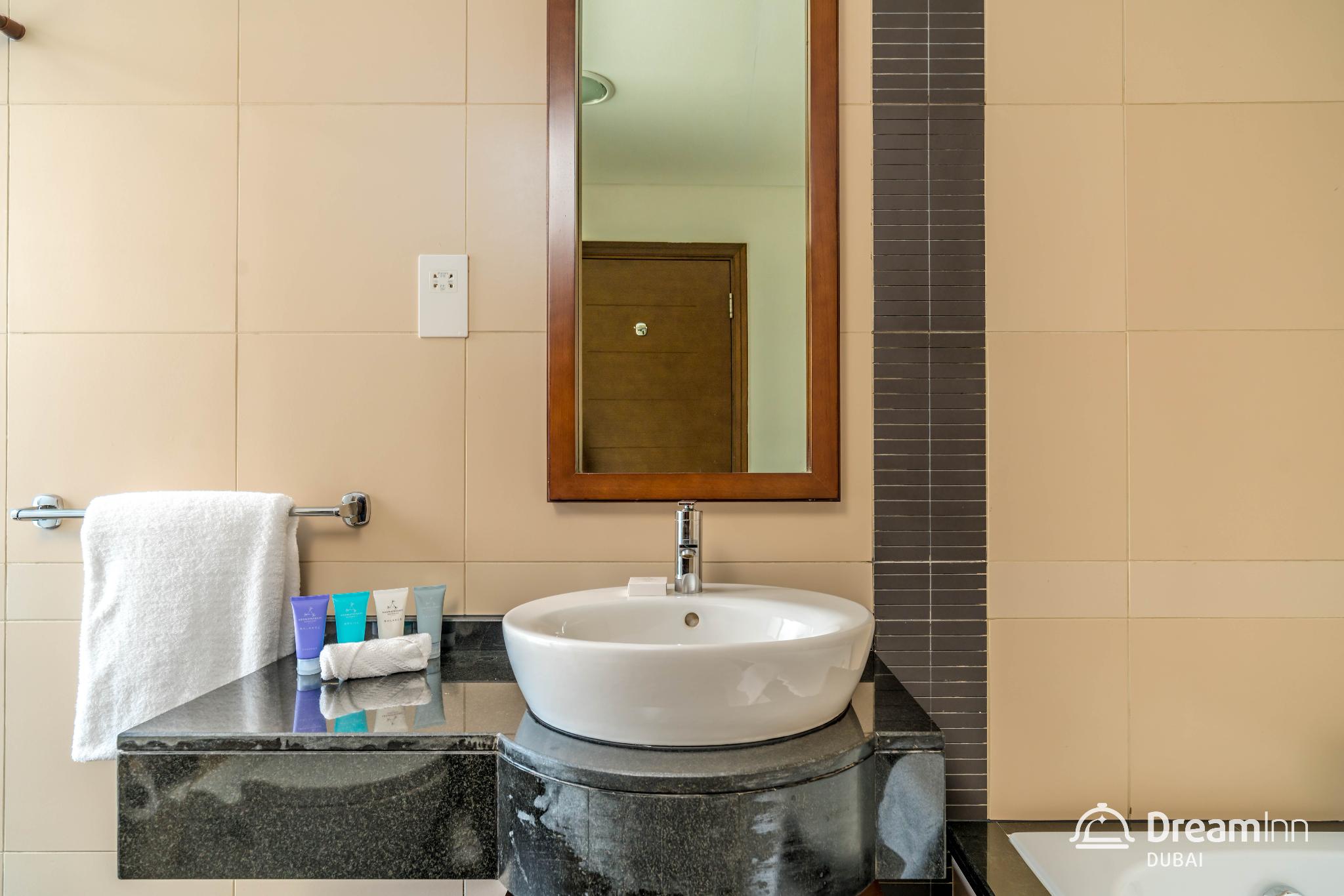 Dream Inn Dubai - West Wharf